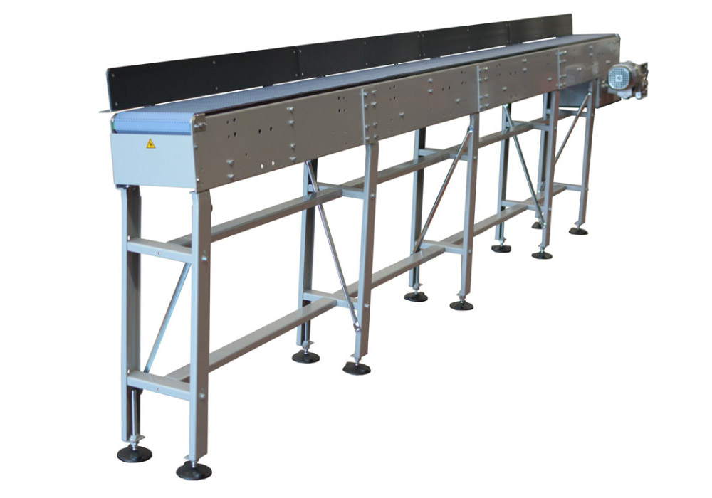 Inclined modular conveyor belt