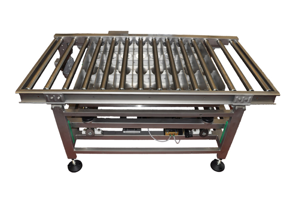 Motorized roller conveyor with integrated scale