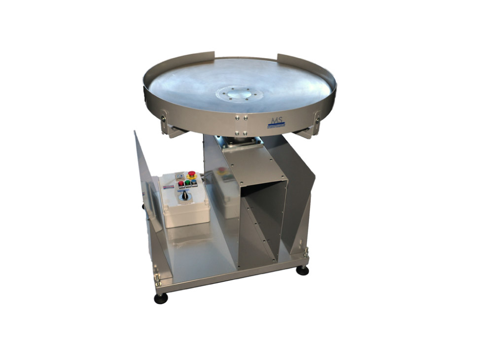 Accumulation rotary table with carton storage