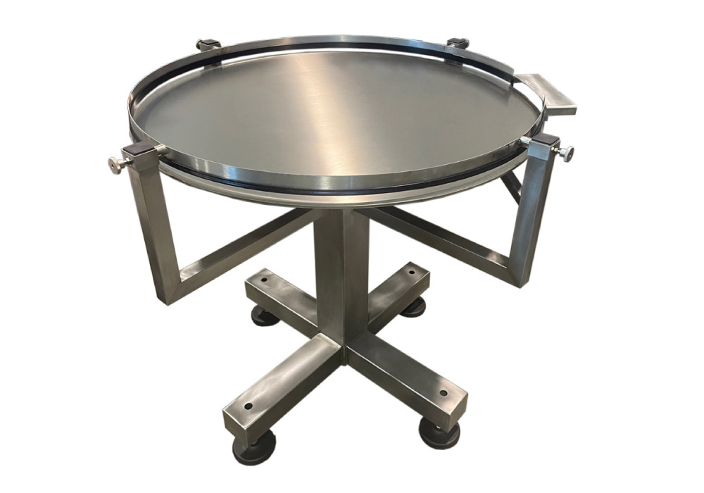 Accumulation rotary table with stainless steel flat surface